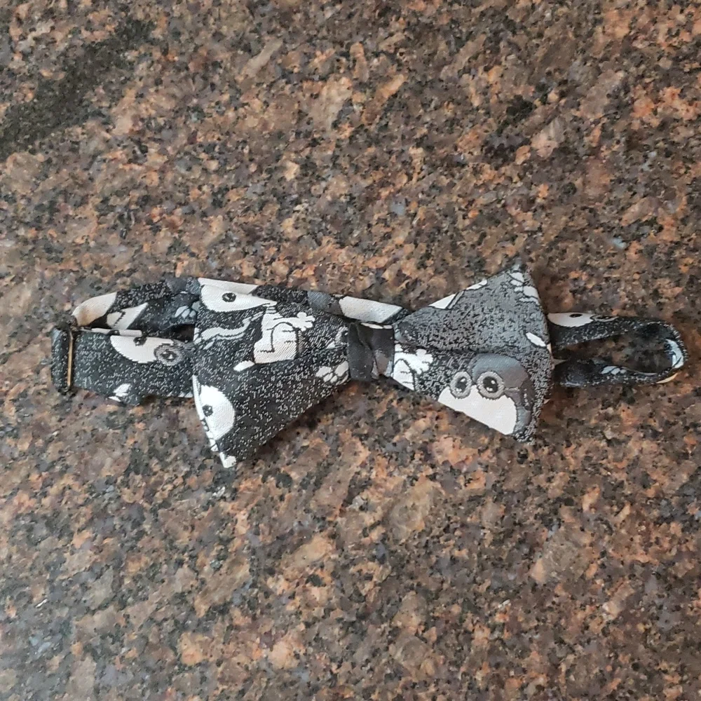 You'll be Styling in this Peanuts Snoopy Red Baron Cumberbund & Bow Tie